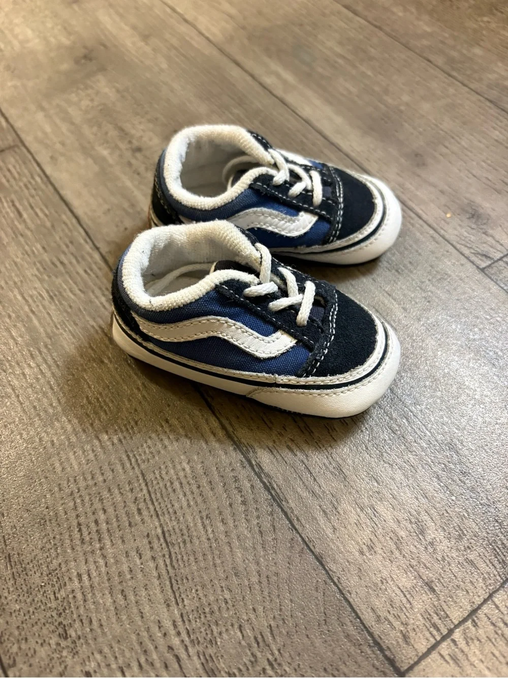 Vans Old Skool Infant Navy and White Lace-Up Sneakers